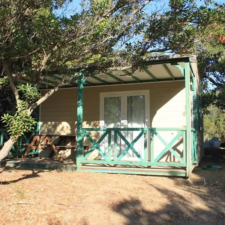 Location De Meremaki Kamp alanı *