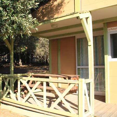 Location De Meremaki Kamp alanı